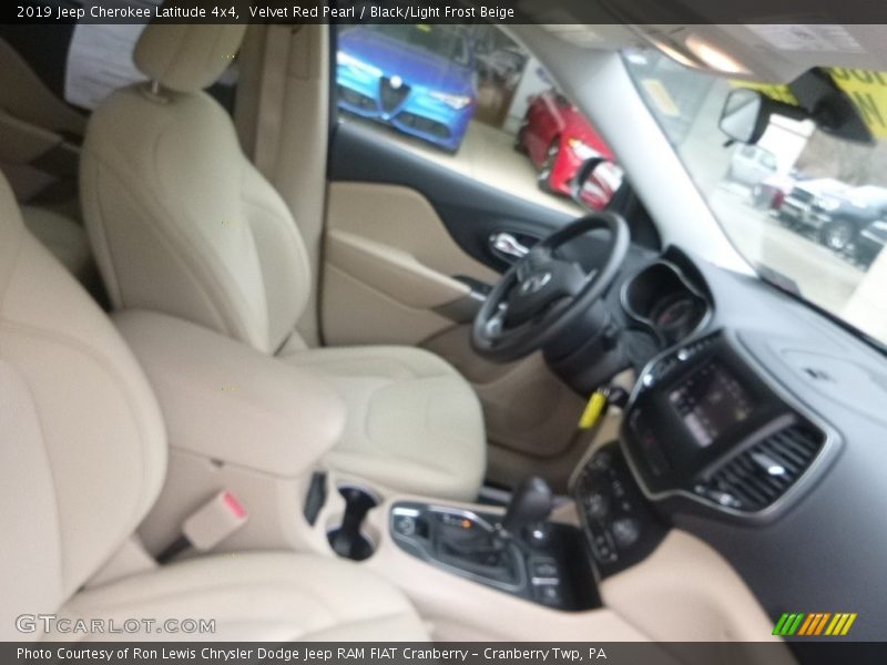 Velvet Red Pearl / Black/Light Frost Beige 2019 Jeep Cherokee Latitude 4x4