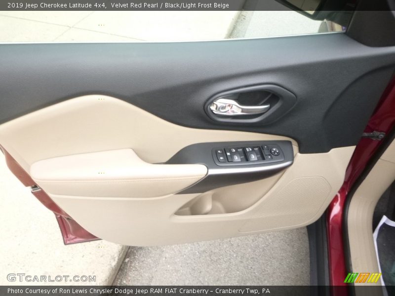 Velvet Red Pearl / Black/Light Frost Beige 2019 Jeep Cherokee Latitude 4x4