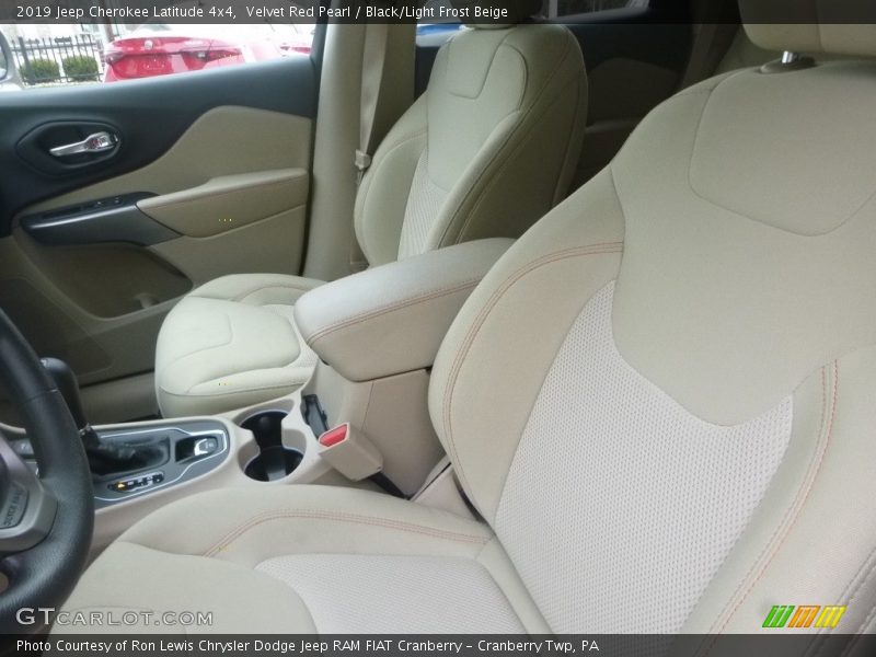 Velvet Red Pearl / Black/Light Frost Beige 2019 Jeep Cherokee Latitude 4x4