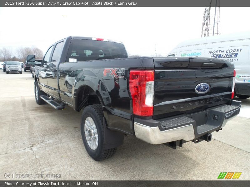 Agate Black / Earth Gray 2019 Ford F250 Super Duty XL Crew Cab 4x4