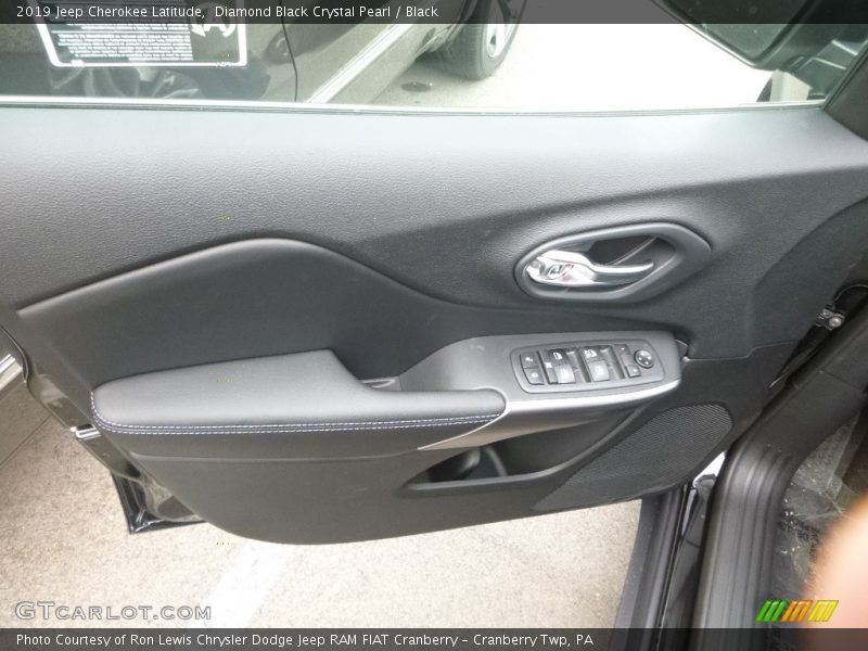Diamond Black Crystal Pearl / Black 2019 Jeep Cherokee Latitude