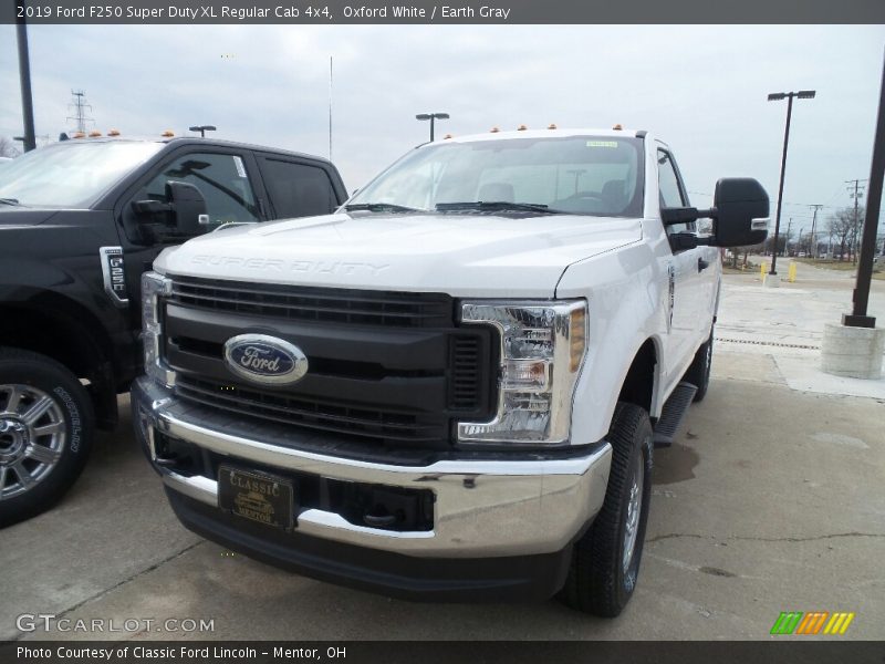 Oxford White / Earth Gray 2019 Ford F250 Super Duty XL Regular Cab 4x4
