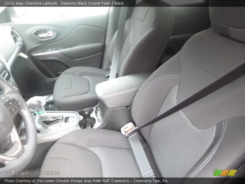 Diamond Black Crystal Pearl / Black 2019 Jeep Cherokee Latitude