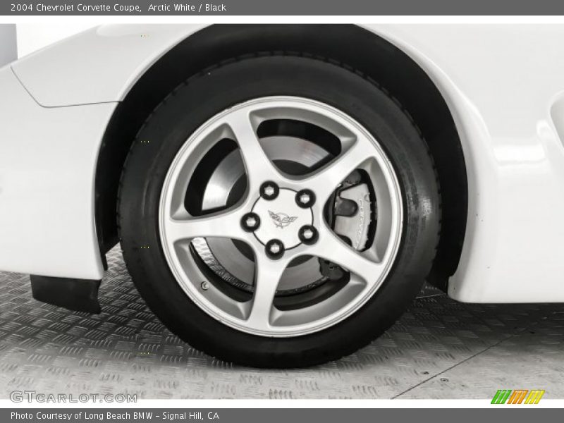 Arctic White / Black 2004 Chevrolet Corvette Coupe