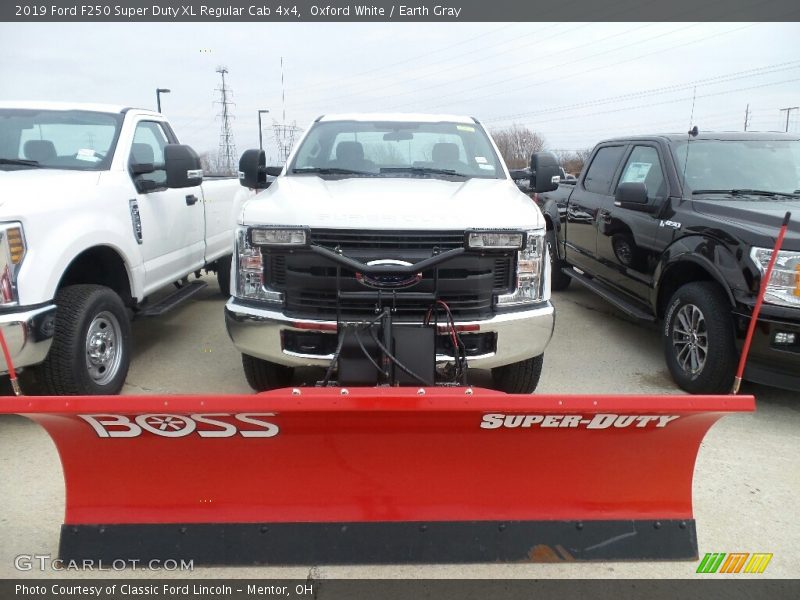 Oxford White / Earth Gray 2019 Ford F250 Super Duty XL Regular Cab 4x4
