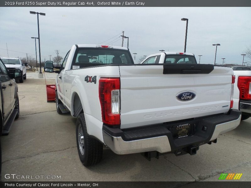 Oxford White / Earth Gray 2019 Ford F250 Super Duty XL Regular Cab 4x4