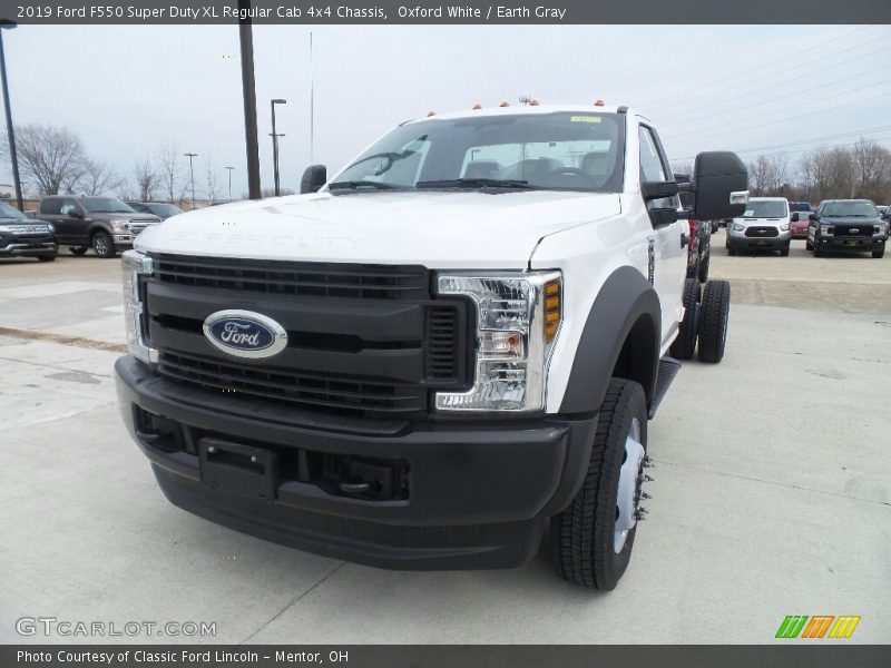 Oxford White / Earth Gray 2019 Ford F550 Super Duty XL Regular Cab 4x4 Chassis