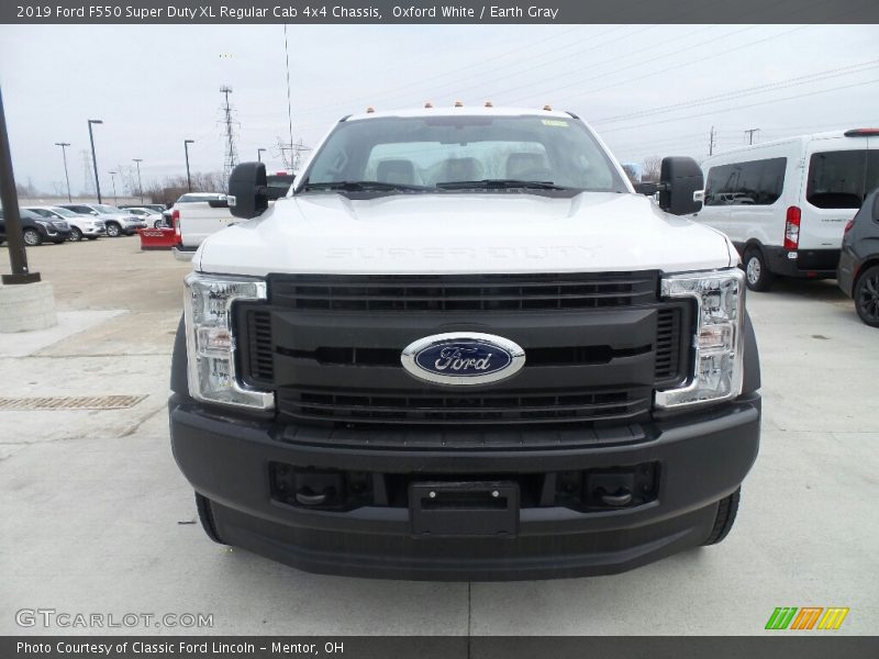 Oxford White / Earth Gray 2019 Ford F550 Super Duty XL Regular Cab 4x4 Chassis