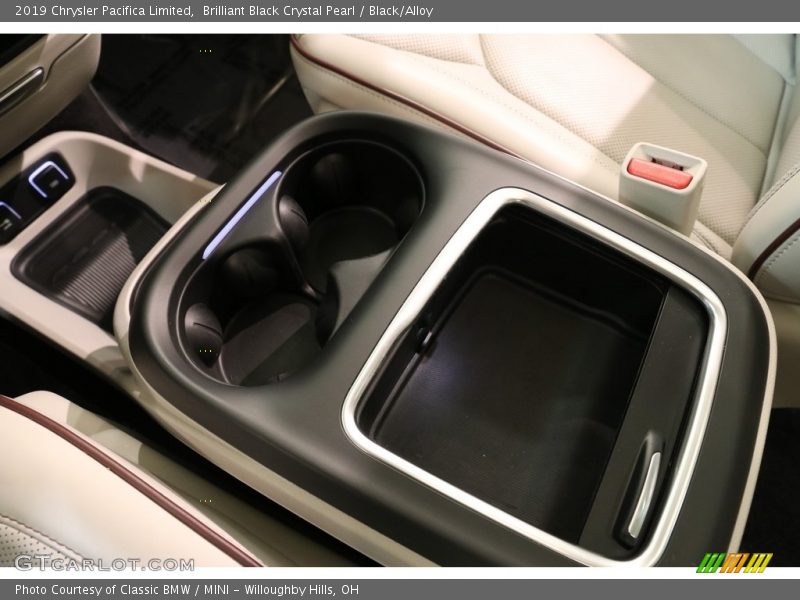 Brilliant Black Crystal Pearl / Black/Alloy 2019 Chrysler Pacifica Limited