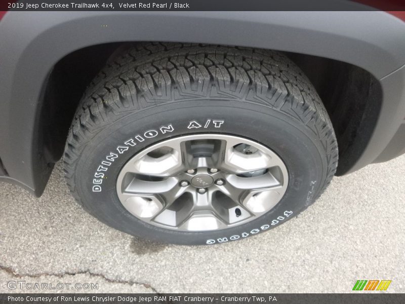 Velvet Red Pearl / Black 2019 Jeep Cherokee Trailhawk 4x4