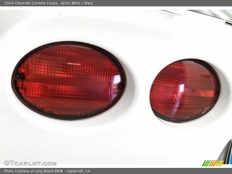 Arctic White / Black 2004 Chevrolet Corvette Coupe