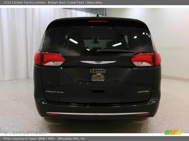 Brilliant Black Crystal Pearl / Black/Alloy 2019 Chrysler Pacifica Limited
