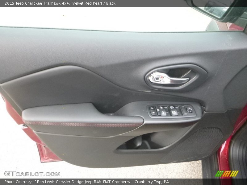 Velvet Red Pearl / Black 2019 Jeep Cherokee Trailhawk 4x4