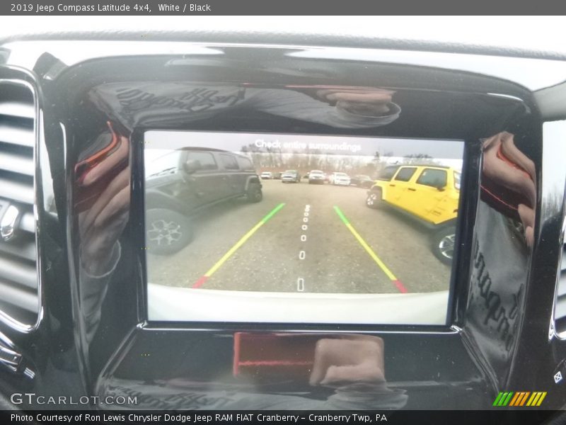 White / Black 2019 Jeep Compass Latitude 4x4