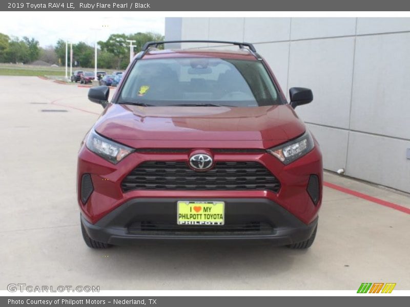 Ruby Flare Pearl / Black 2019 Toyota RAV4 LE