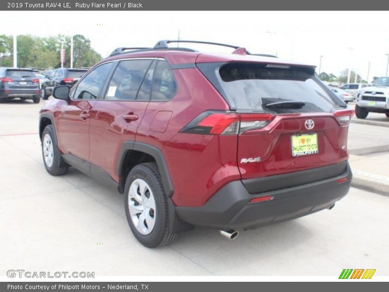 Ruby Flare Pearl / Black 2019 Toyota RAV4 LE