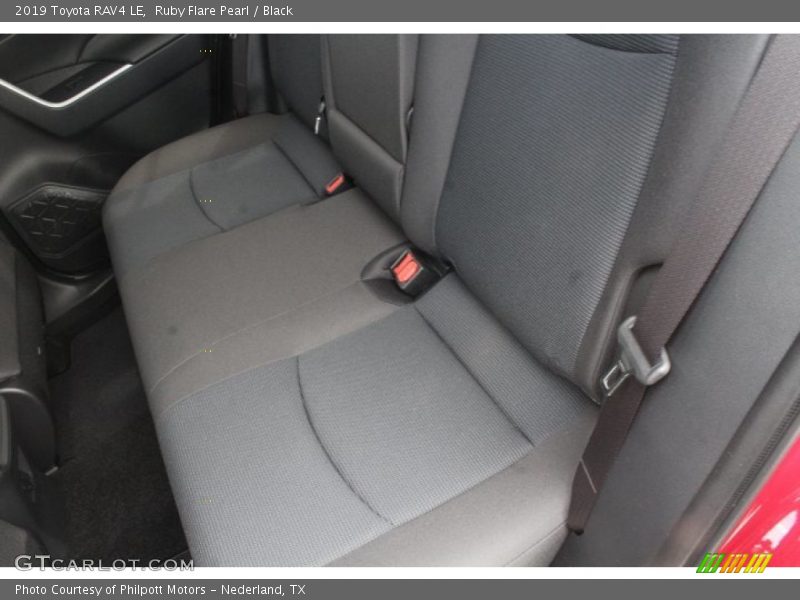Ruby Flare Pearl / Black 2019 Toyota RAV4 LE