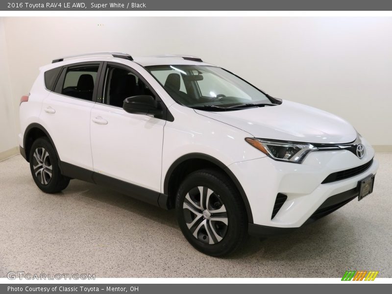 Super White / Black 2016 Toyota RAV4 LE AWD