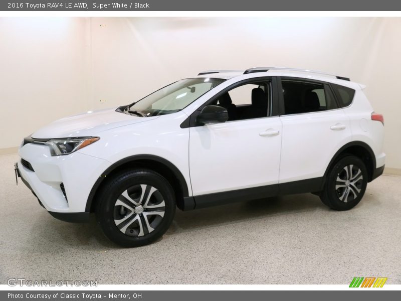Super White / Black 2016 Toyota RAV4 LE AWD