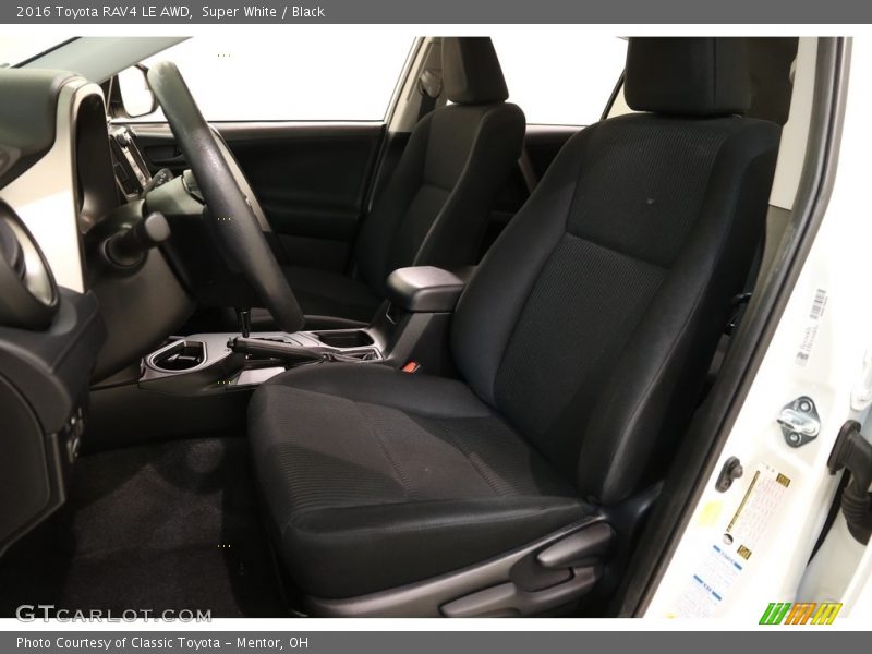 Super White / Black 2016 Toyota RAV4 LE AWD