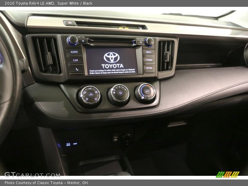 Super White / Black 2016 Toyota RAV4 LE AWD