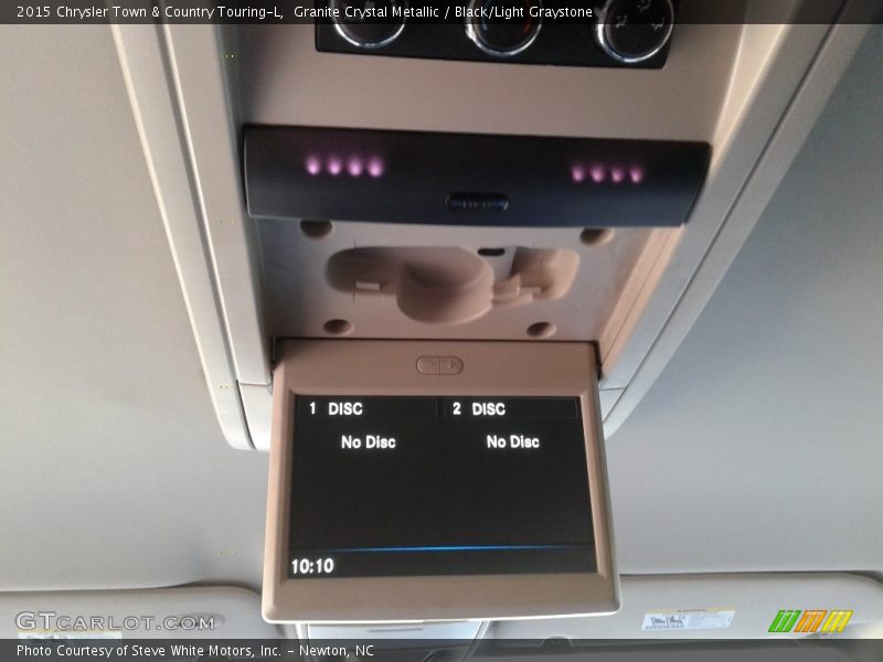 Granite Crystal Metallic / Black/Light Graystone 2015 Chrysler Town & Country Touring-L