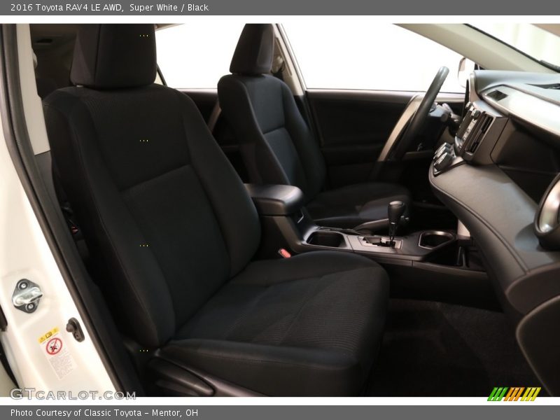 Super White / Black 2016 Toyota RAV4 LE AWD