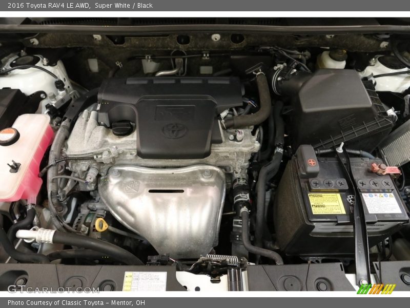 Super White / Black 2016 Toyota RAV4 LE AWD