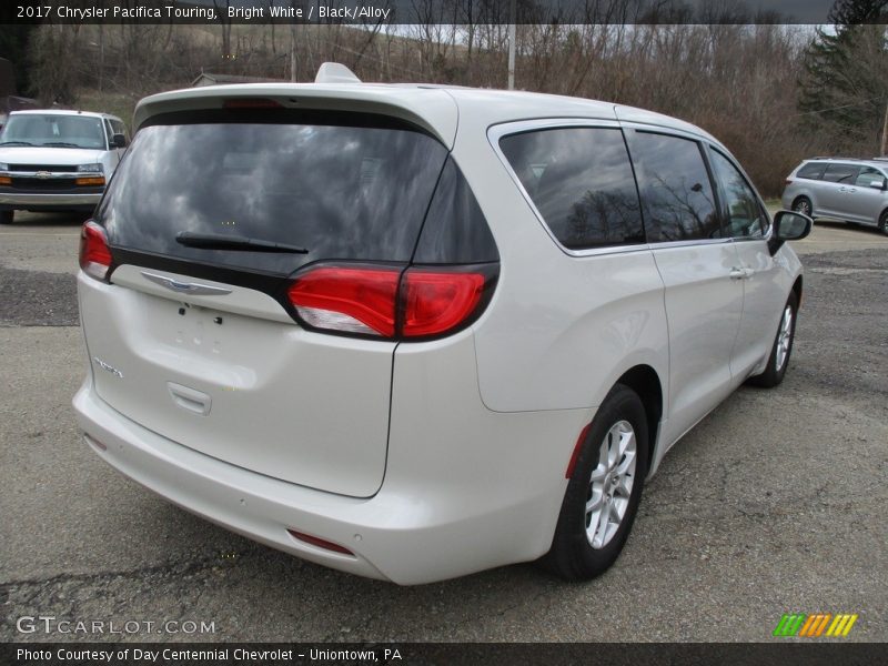 Bright White / Black/Alloy 2017 Chrysler Pacifica Touring