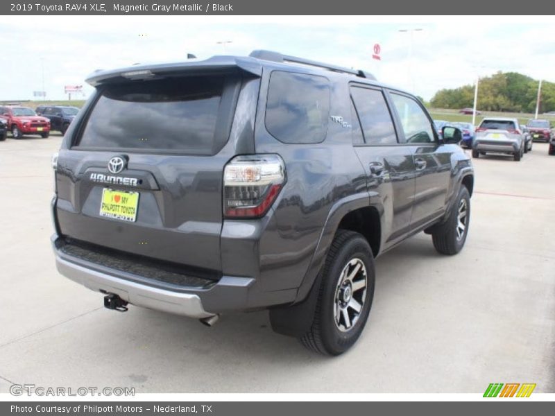 Magnetic Gray Metallic / Black 2019 Toyota RAV4 XLE