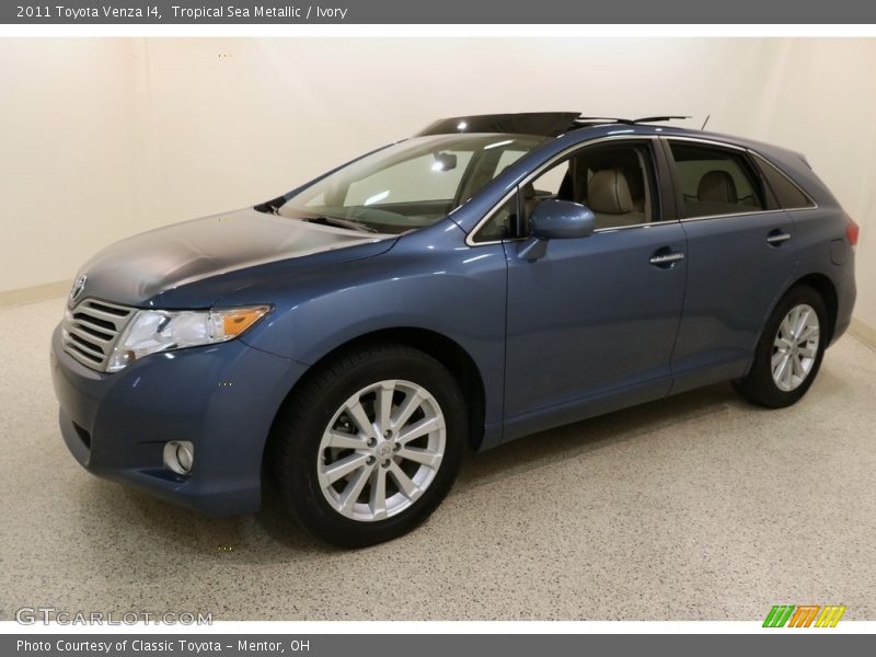 Tropical Sea Metallic / Ivory 2011 Toyota Venza I4