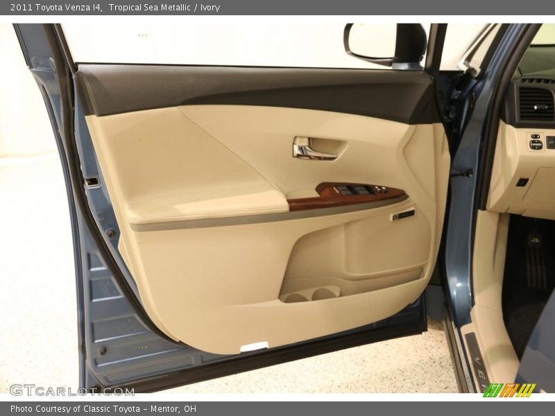 Tropical Sea Metallic / Ivory 2011 Toyota Venza I4