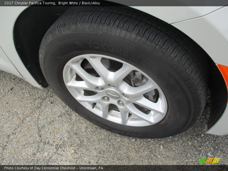 Bright White / Black/Alloy 2017 Chrysler Pacifica Touring