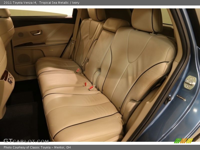 Tropical Sea Metallic / Ivory 2011 Toyota Venza I4