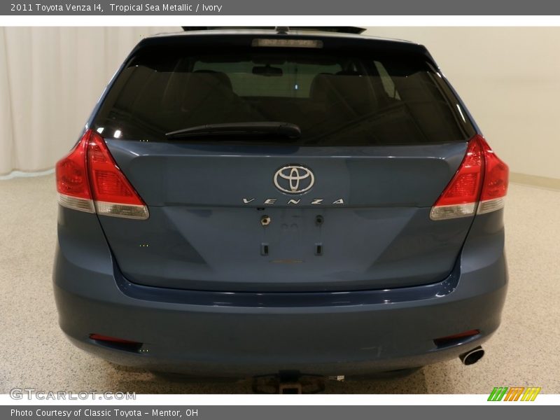 Tropical Sea Metallic / Ivory 2011 Toyota Venza I4