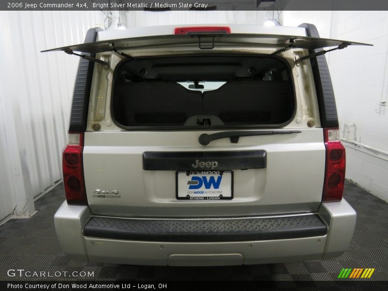 Bright Silver Metallic / Medium Slate Gray 2006 Jeep Commander 4x4