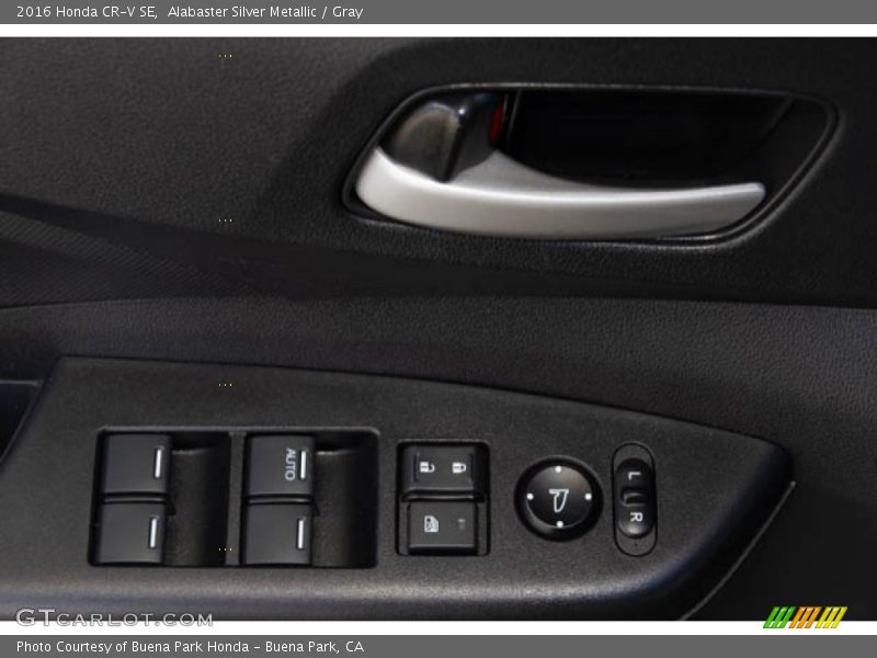 Alabaster Silver Metallic / Gray 2016 Honda CR-V SE