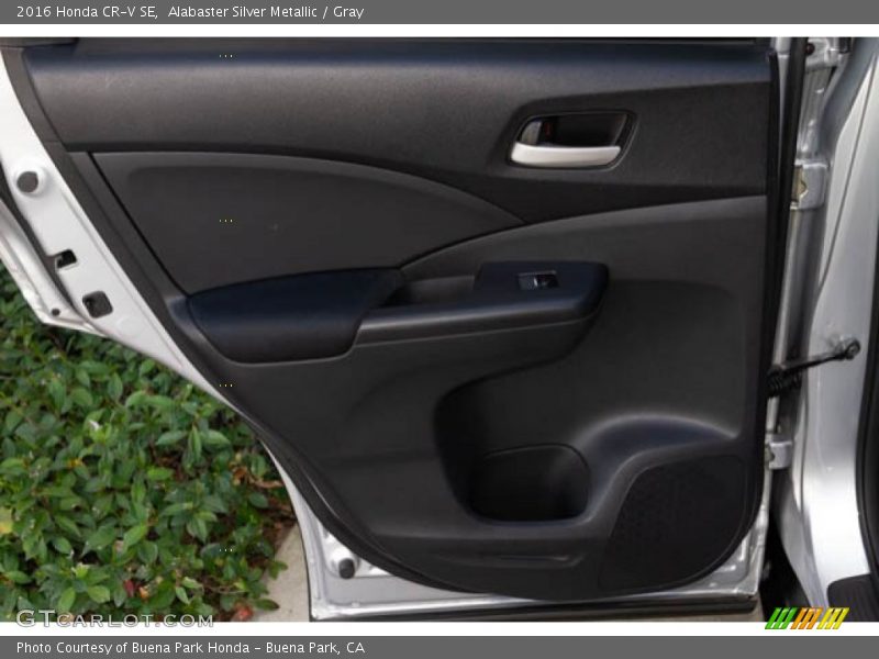 Alabaster Silver Metallic / Gray 2016 Honda CR-V SE