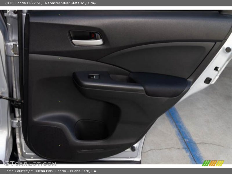 Alabaster Silver Metallic / Gray 2016 Honda CR-V SE