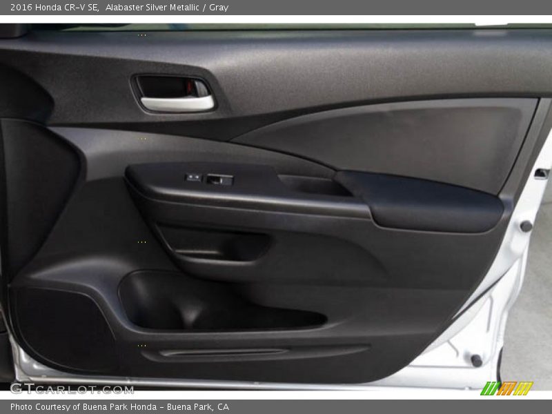 Alabaster Silver Metallic / Gray 2016 Honda CR-V SE