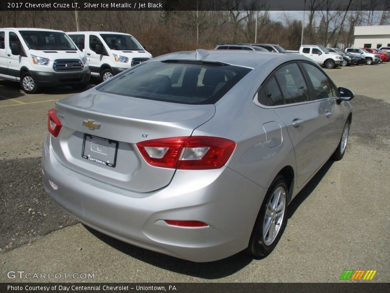 Silver Ice Metallic / Jet Black 2017 Chevrolet Cruze LT