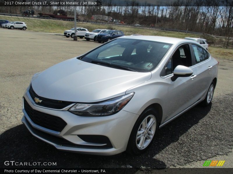 Silver Ice Metallic / Jet Black 2017 Chevrolet Cruze LT