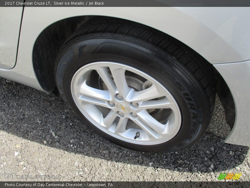 Silver Ice Metallic / Jet Black 2017 Chevrolet Cruze LT