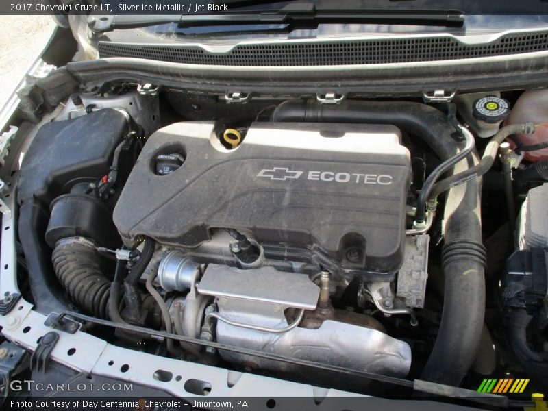 Silver Ice Metallic / Jet Black 2017 Chevrolet Cruze LT