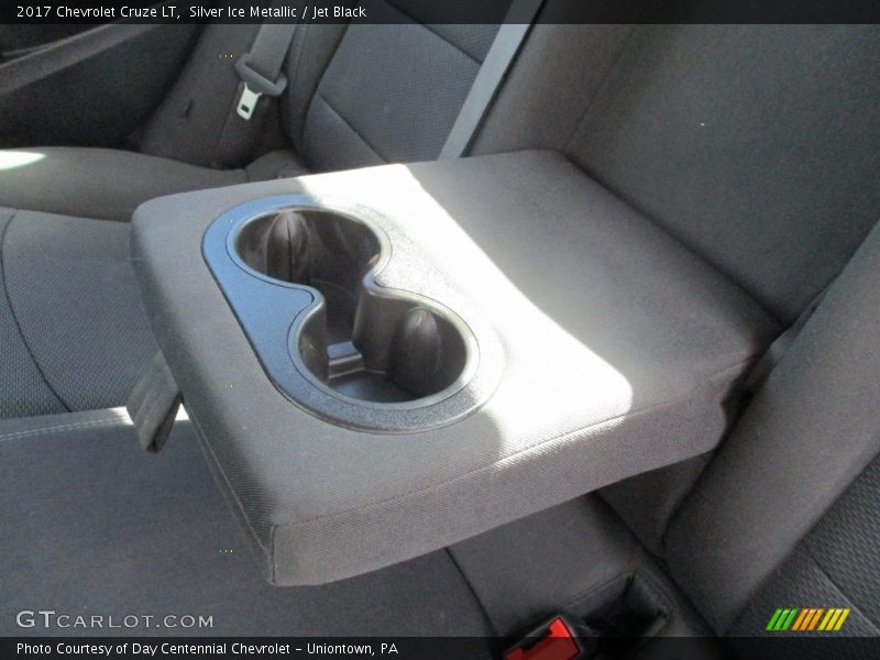 Silver Ice Metallic / Jet Black 2017 Chevrolet Cruze LT