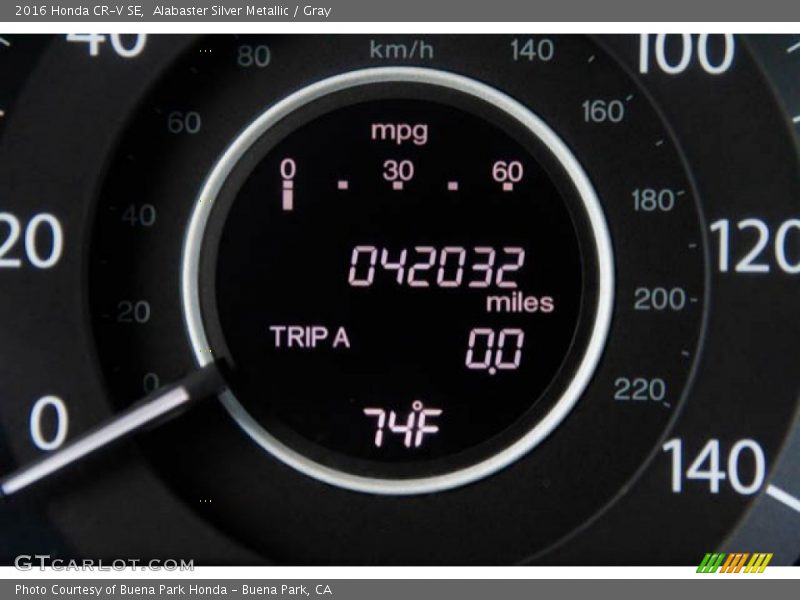 Alabaster Silver Metallic / Gray 2016 Honda CR-V SE