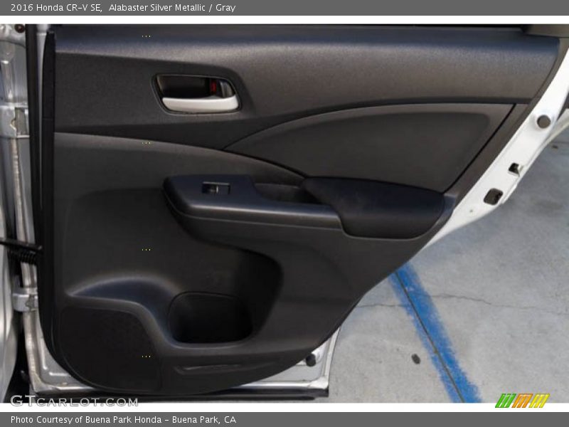 Alabaster Silver Metallic / Gray 2016 Honda CR-V SE