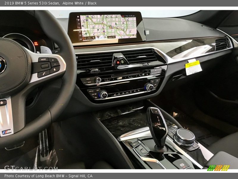 Alpine White / Black 2019 BMW 5 Series 530i Sedan