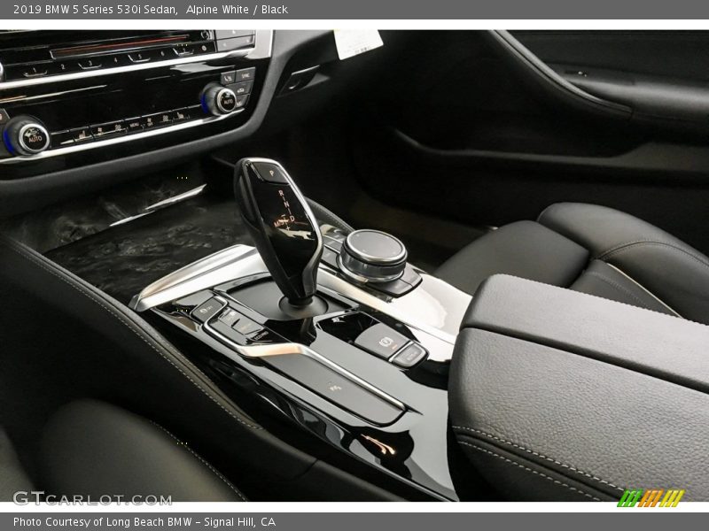 Alpine White / Black 2019 BMW 5 Series 530i Sedan