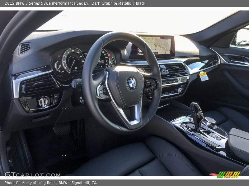 Dark Graphite Metallic / Black 2019 BMW 5 Series 530e iPerformance Sedan